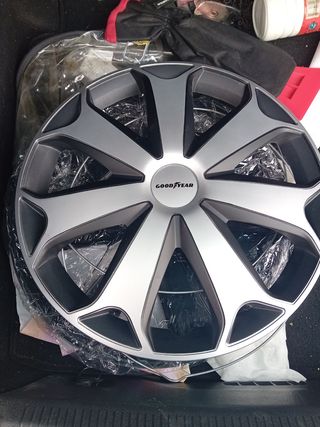 2 Tapacubos Goodyear 14 Pulgadas