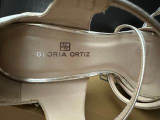 Sandalias de piel Gloria Ortiz plateadas