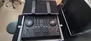 Traktor Kontrol S4 MK2 + Flight case incluido