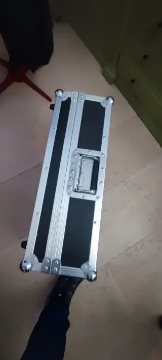 Traktor Kontrol S4 MK2 + Flight case incluido