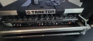 Traktor Kontrol S4 MK2 + Flight case incluido