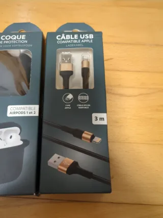 Funda AirPods y Cable USB Apple 3m