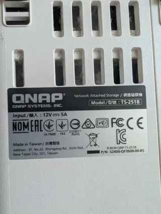 Servidor NAS QNAP TS-251B