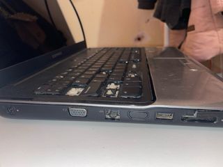 Portátil Compaq para piezas (enciende)