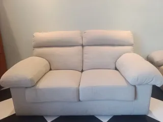 Sofá de 2 plazas beige