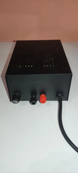 Fuente Alimentación Estabilizada Tagra 13.8V 3-5A