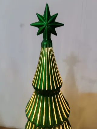 Alberello verde con LED al 50%