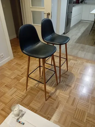 4 Taburetes Altos Asiento Negro