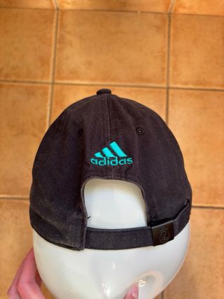 Gorra Adidas Real Madrid Negra y Turquesa