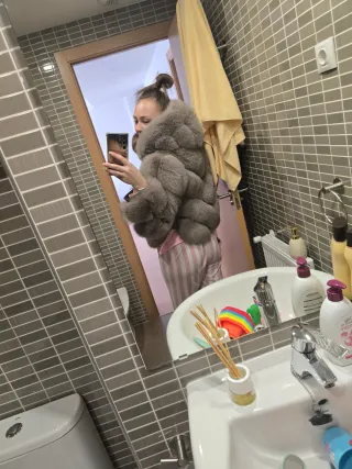 Abrigo de zorro polar gris