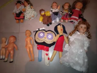 Lote de muñecas antiguas