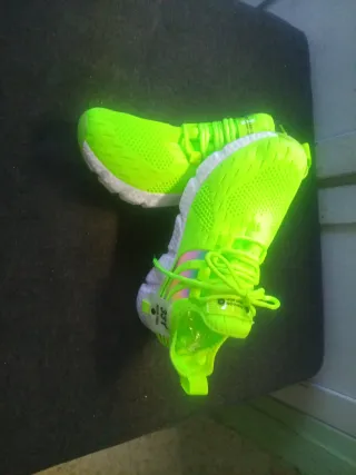 Zapatillas deportivas verdes talla 35.5