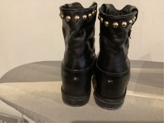 Botines Tommy Hilfiger Negros Tachuelas