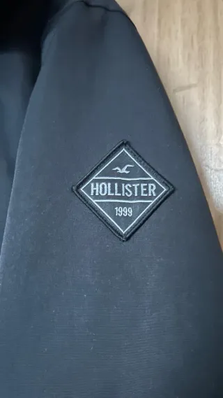 Abrigo Hollister Negro