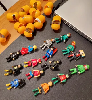 Lotto completo di 16 personaggi Playmobil CD Comic