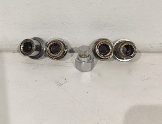 Tornillos Antirrobo Toyota Yaris Verso