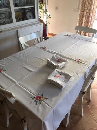 Mantelería bordada