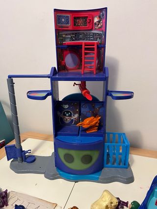 Torre PJ Masks con coche y figuras