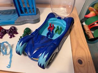 Torre PJ Masks con coche y figuras