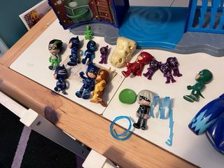 Torre PJ Masks con coche y figuras
