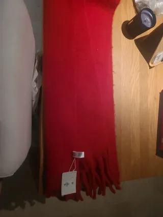 Bufanda Roja Primark