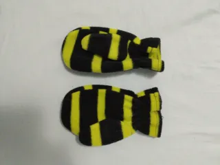 Conjunto bufanda, gorro y manoplas para niño