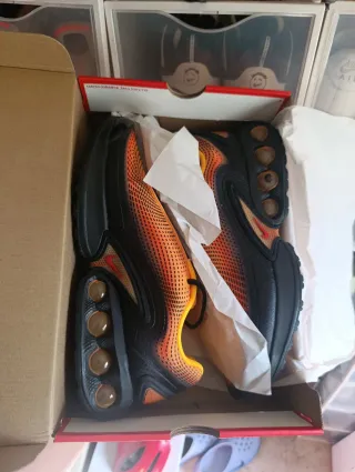 Nike Air Max DN Negro Naranja