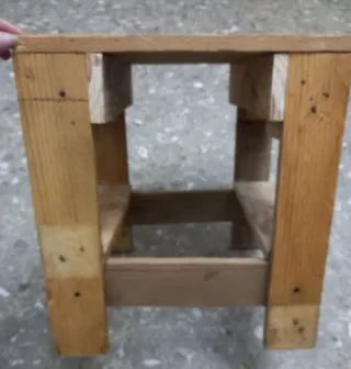 Mesa baja rústica de madera