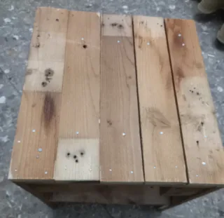 Mesa baja rústica de madera