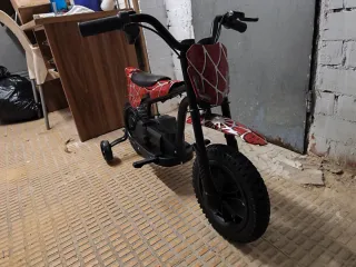 Moto eléctrica infantil Spiderman .SIN ESTRENAR!!!