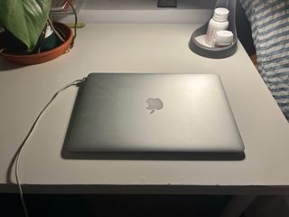 MacBook Air 13” 2015 – i5 / 8GB RAM / 256GB SSD