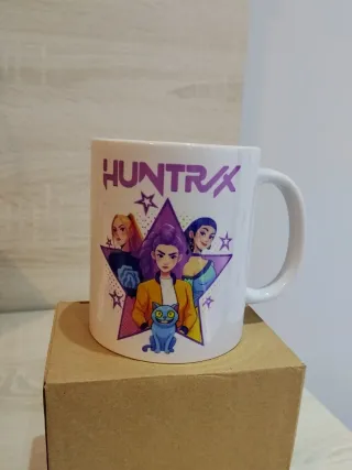 Taza Huntrix guerreras K-pop