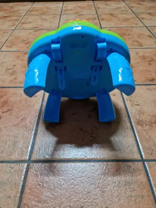 Mesa de juegos y sonido para bebé