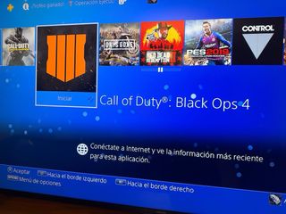 PS4 (PlayStation 4) Negra + 4 Mandos