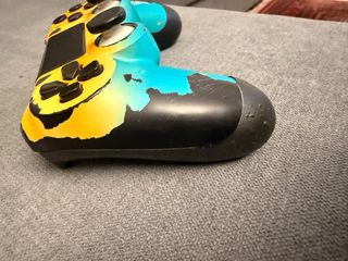 PS4 (PlayStation 4) Negra + 4 Mandos