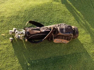 Kit Palos Golf con Mochila ping