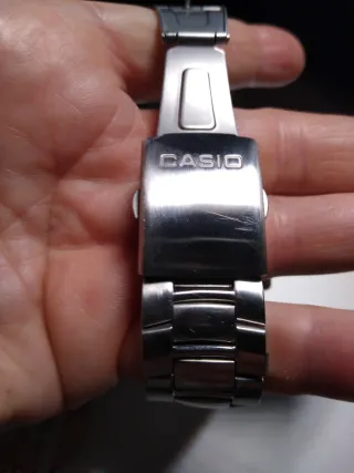 Reloj Casio Edifice Negro y Plateado