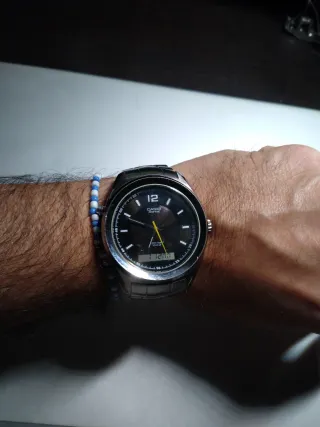 Reloj Casio Edifice Negro y Plateado