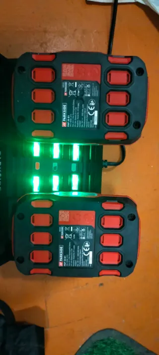 Lijadora parkside casi nuevo, Batería y cargador