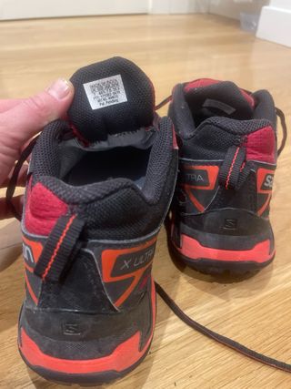 Salomon rojas y negras