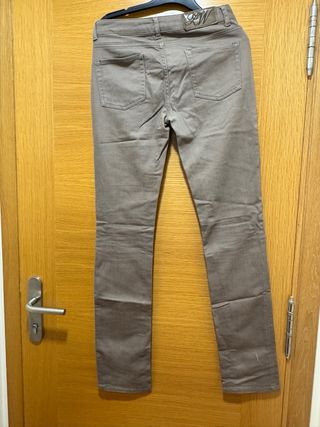 Pantalón vaquero Zara gris