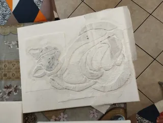 Gatto in stucco su tela oro e nero