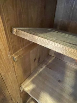 Mueble antiguo de madera