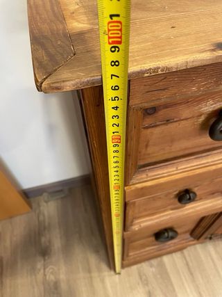 Mueble antiguo de madera