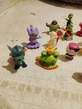 Lote de muñecos surtidos