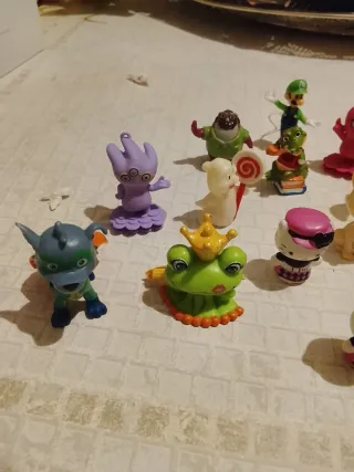 Lote de muñecos surtidos