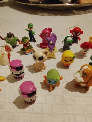 Lote de muñecos surtidos