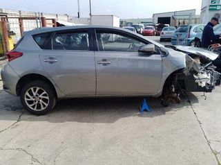 Faro izquierdo toyota auris active 5313329