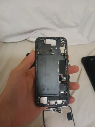 iPhone 15 Negro (PARA PIEZAS)