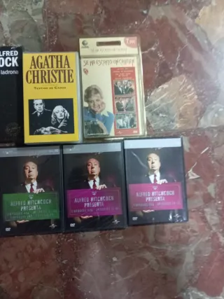 Lote DVD y VHS Hitchcock y Agatha Christie